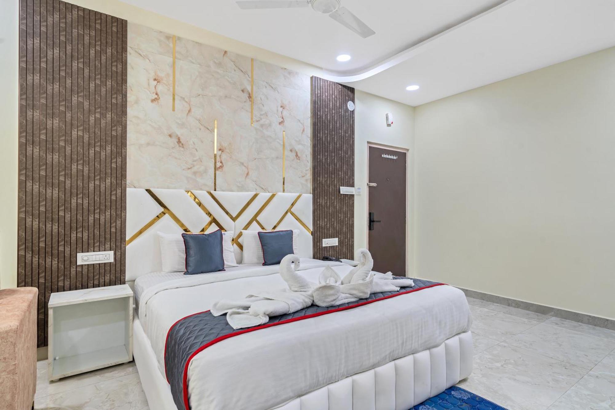 Hotel Sky Land Khammam Zewnętrze zdjęcie