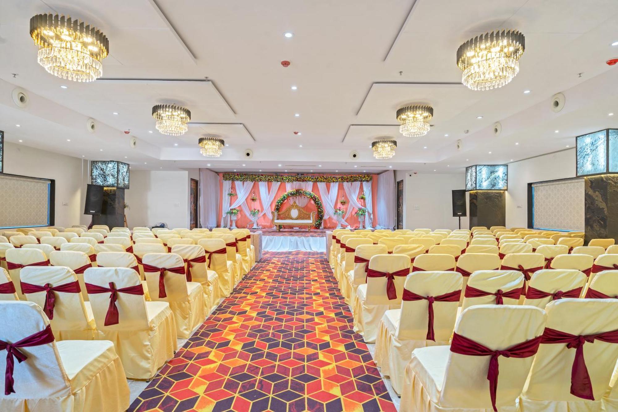 Hotel Sky Land Khammam Zewnętrze zdjęcie