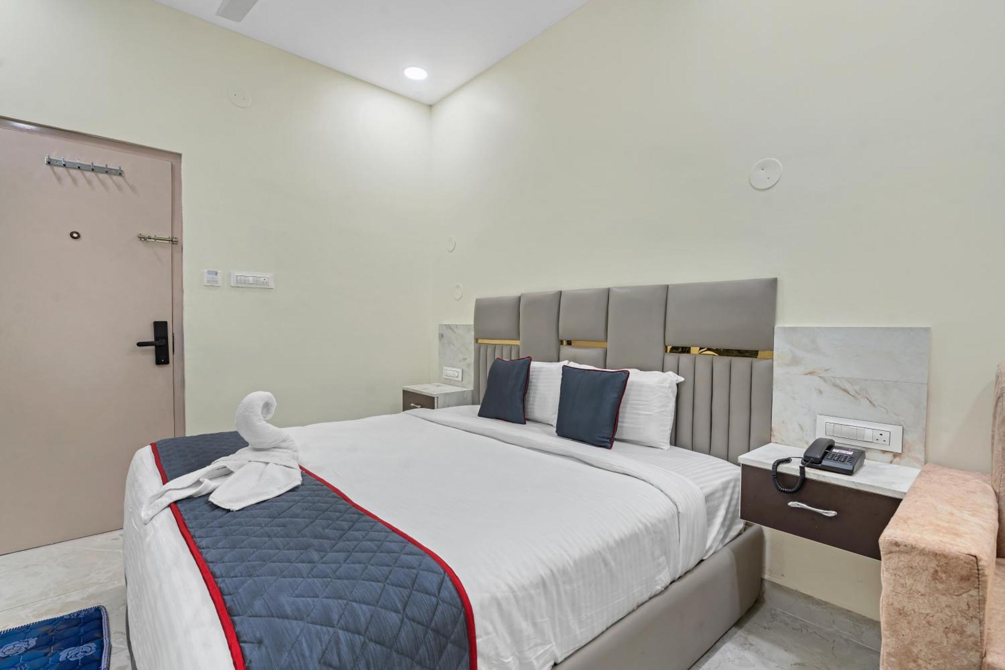 Hotel Sky Land Khammam Zewnętrze zdjęcie